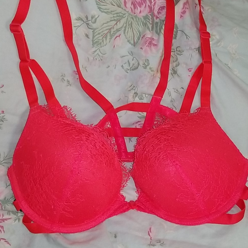 Victoria's secret pushup